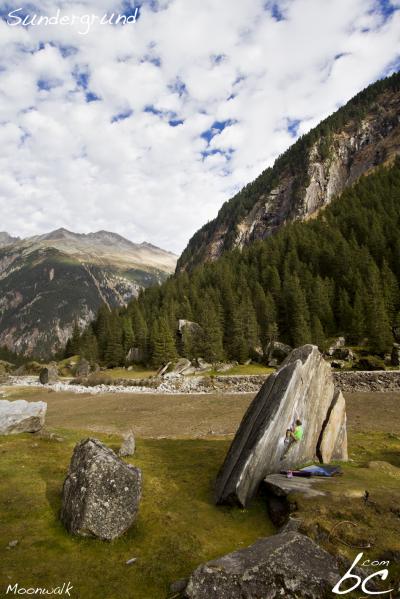 Karo in "Moonwalk" (1)